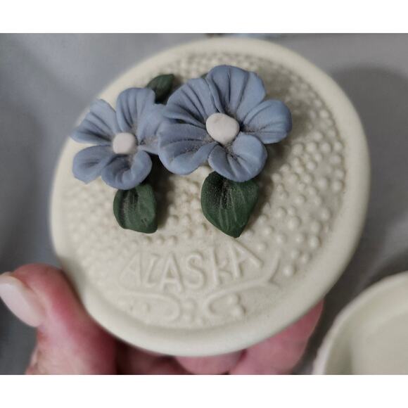 Arctic Kids of Alaska Blue Flower Trinket Dish Jar with Lid Ceramic Souvenir - Picture 7 of 7